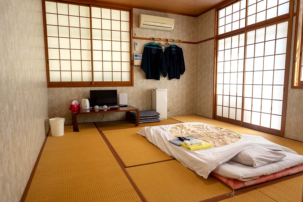 Dining adjacent guestroom